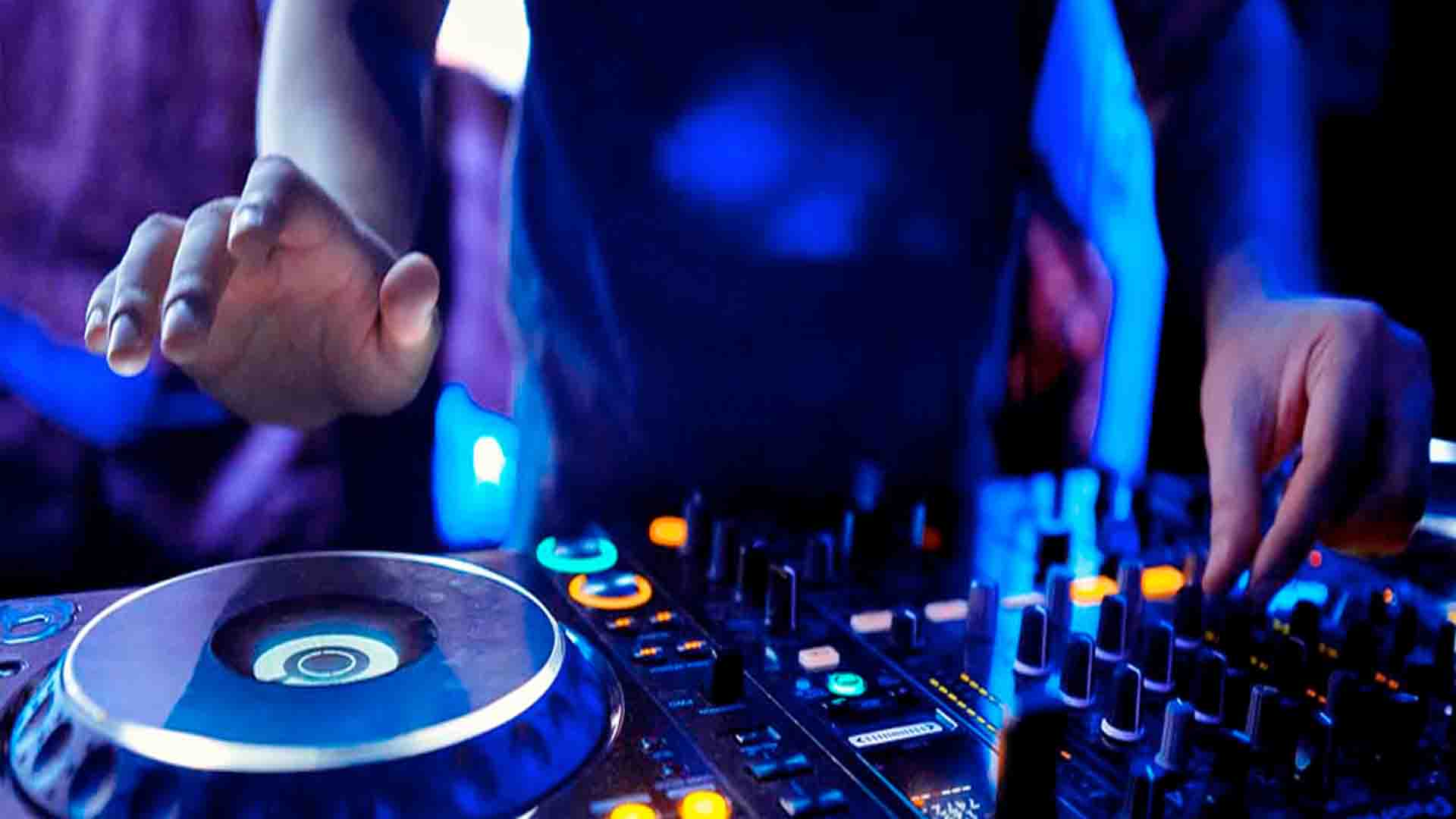 The best DJ mixers for beginners | Are you thinking of getting started